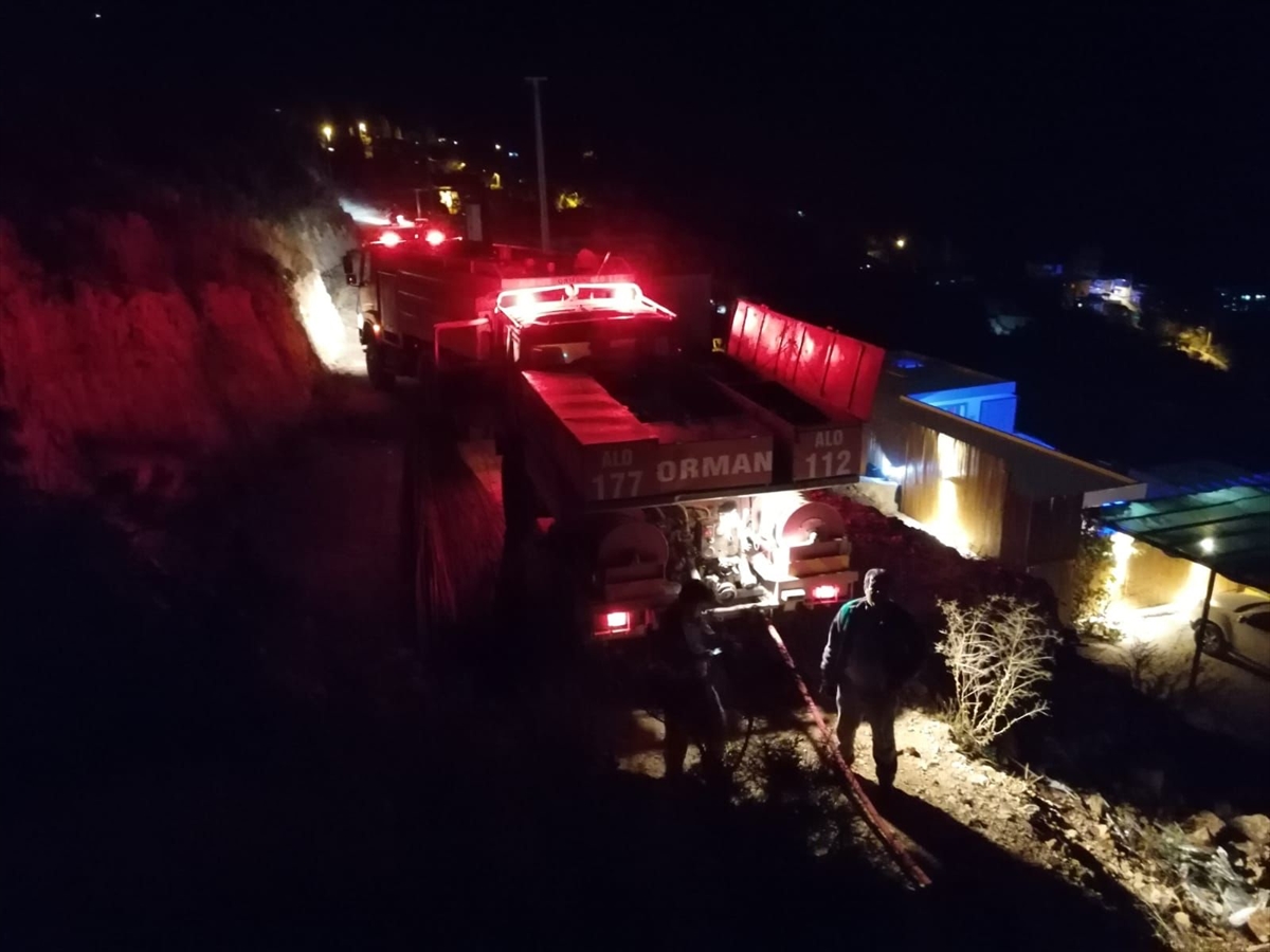 Antalya'da ormanlık alanda çıkan yangın kontrol altına alındı