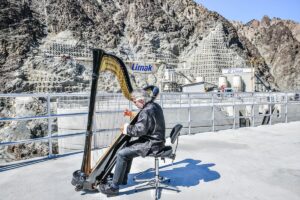 İSTANBUL (AA) – Arp sanatçısı Çağatay Akyol, 275 metre yüksekliğiyle