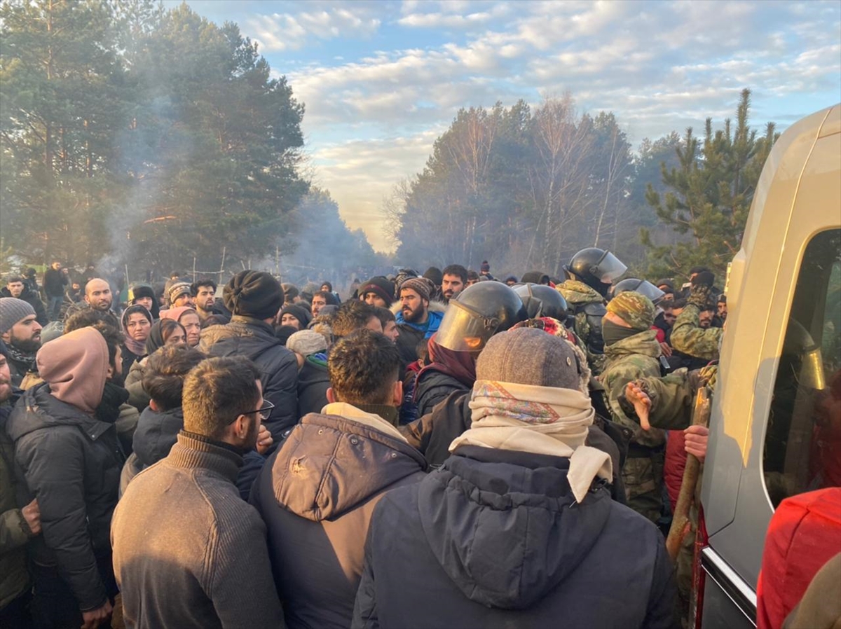 Avrupa'ya gitme hayali kuran Belarus sınırındaki Iraklı Kürt annelerin bekleyişi sürüyor