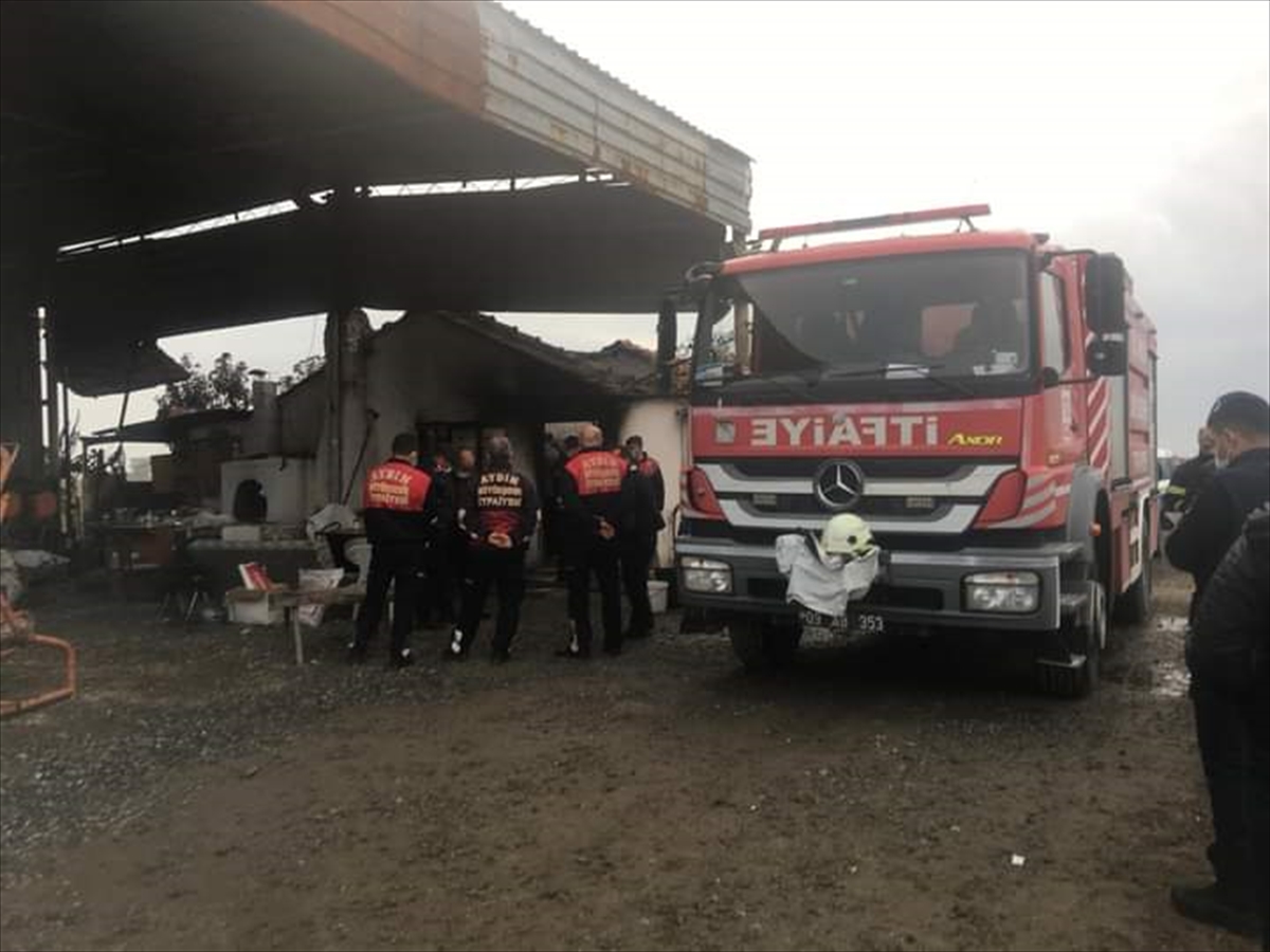 Aydın'da evinde çıkan yangında oğlunu alevlerden kurtaran baba hayatını kaybetti