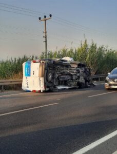 AYDIN (AA) – Aydın'ın Kuyucak ilçesinde midibüs, panelvan ve yolcu