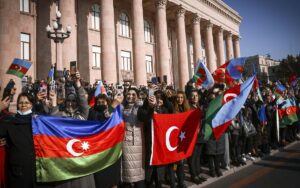 Azerbaycan’ın başkenti Bakü’de Karabağ zaferinin 1. yılı dolayısıyla yürüyüş düzenlendi.