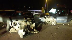 BALIKESİR (AA) – Balıkesir'in Burhaniye ilçesinde hafif ticari araç ile