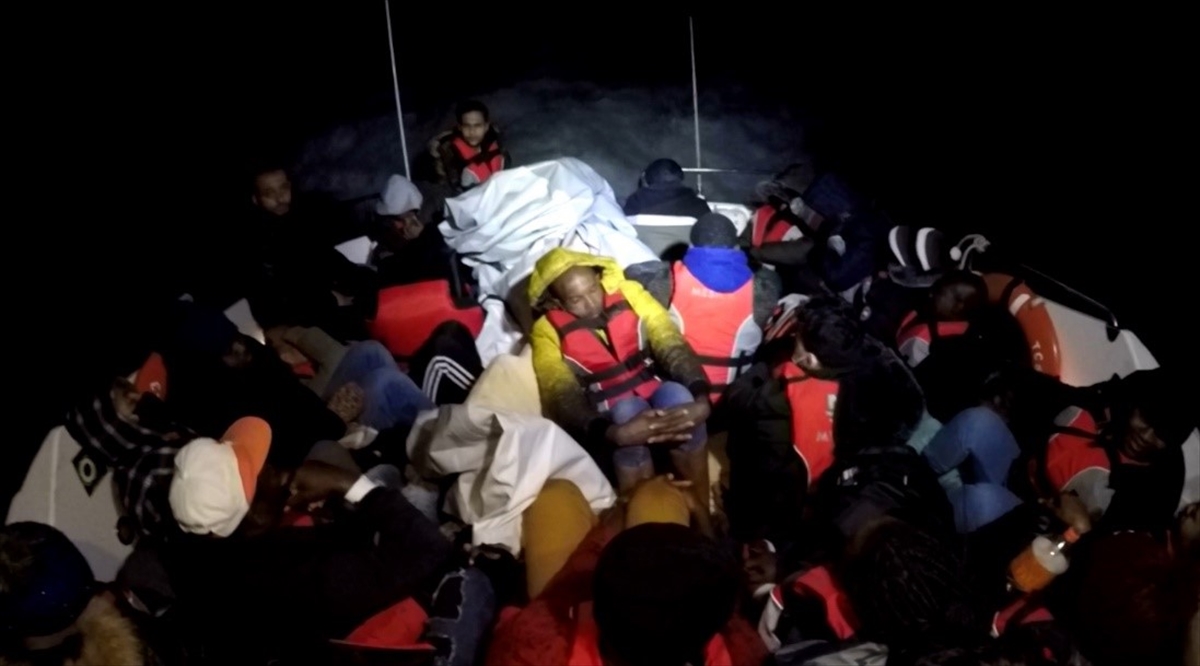 Bodrum'da 44 düzensiz göçmen kurtarıldı