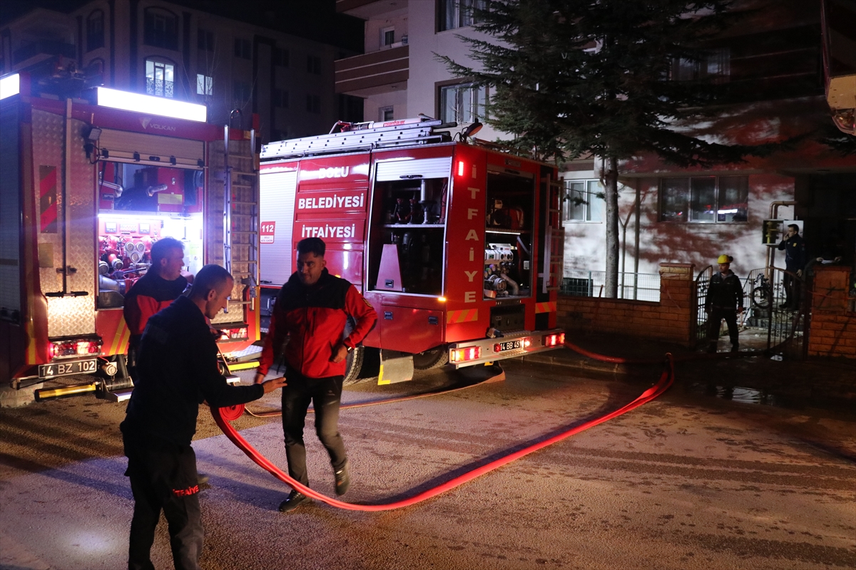 Bolu'da apartmanın depo kısmında çıkan yangında bir kişi yaralandı