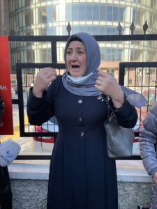 İSTANBUL (AA) – Zeytinburnu'nda boşanmak isteyen eşi Nurtaç Canan'ı silahla