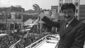 İniş ve çıkışlarıyla siyasette yarım asır geçiren, Kıbrıs Barış Harekatı’ndan