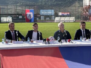 - "Küçüklüğümden beri Barcelona hayalim var. Messi'yi izleyerek büyüdüm. İnşallah