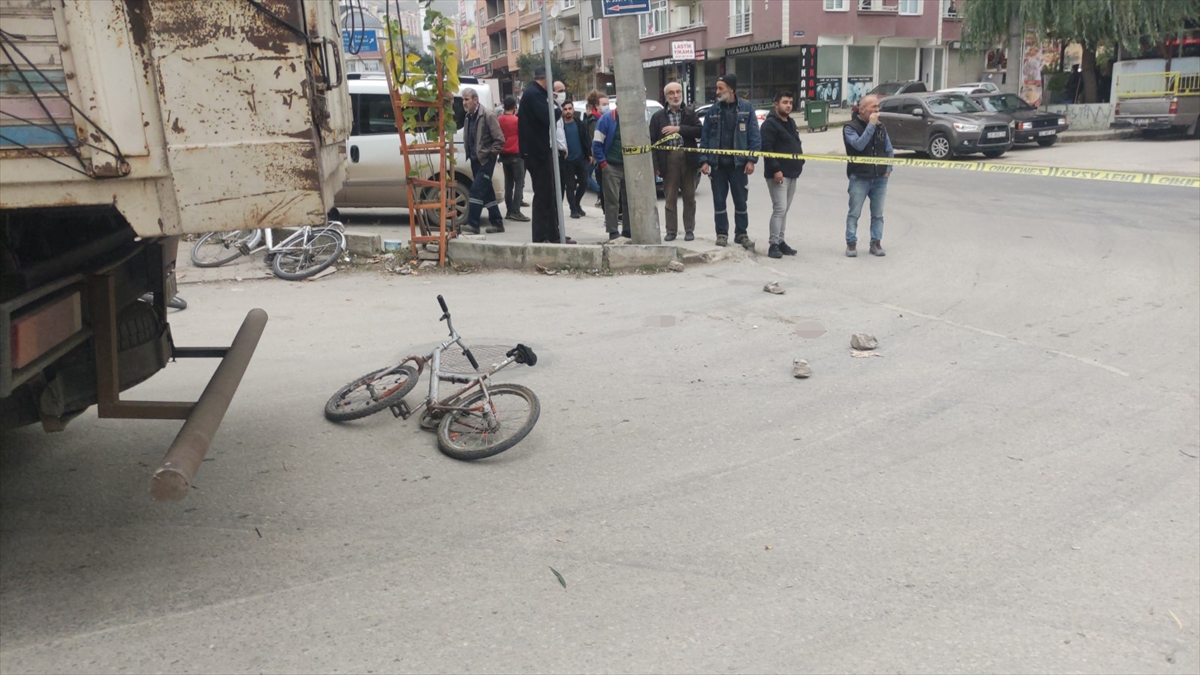 Bursa'da kamyonun çarptığı bisikletli çocuk yaşamını yitirdi