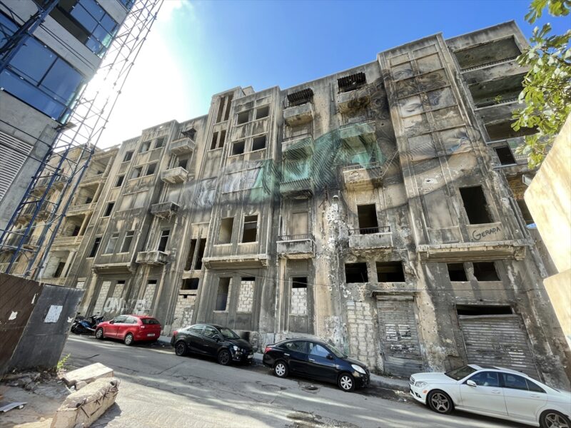 Beyrut’un savaş izlerini sokak sanatçıları siliyor…