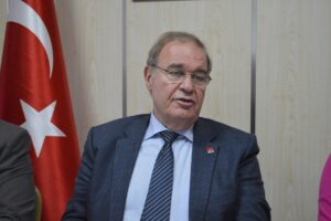 -"Sizler yetiştirecek çırak bulamıyorsunuz. Bu aslında çok tehlikeli bir durum.