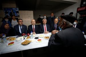 - "Dolar arttı, aldı başını gidiyor. Size verilen paradan çok