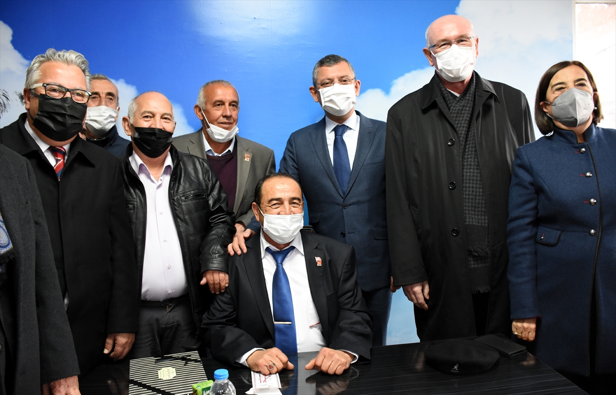 CHP Grup Başkanvekili Özgür Özel, Eskişehir'de ziyaretlerde bulundu