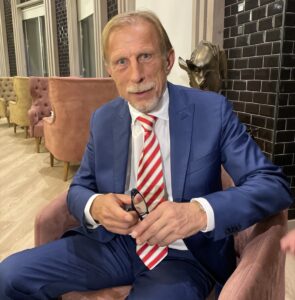 Bir dönem Türkiye’de Beşiktaş ve Fenerbahçe’de görev yapan Alman teknik