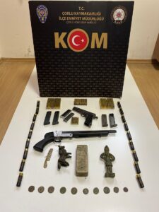 TEKİRDAĞ (AA) – Tekirdağ'ın Çorlu ilçesinde düzenlenen tarihi eser kaçakçılığı