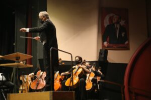 ADANA (AA) – Çukurova Devlet Senfoni Orkestrası (ÇDSO), Fransız besteci,