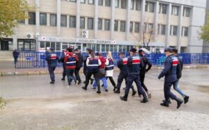 ​​​​​​​DENİZLİ (AA) – Denizli'nin Honaz ilçesinde iş yerlerinden hırsızlık yaptıkları