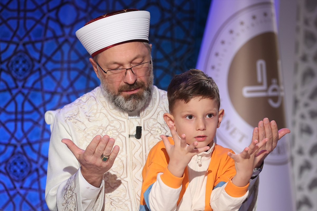 Diyanet İşleri Başkanı Erbaş, “Aile: Sevgi, Şefkat ve Merhamet” programına katıldı