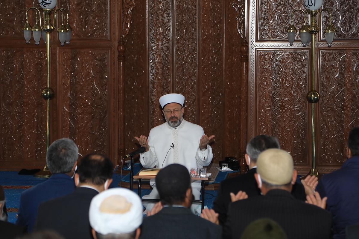 Diyanet İşleri Başkanı Erbaş, Bingöl Ulu Cami'de hutbe irat etti: