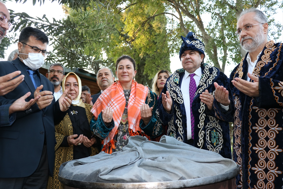 Dünya Türkmenler Birliğinden Büyük Önder Atatürk'ü anma programı