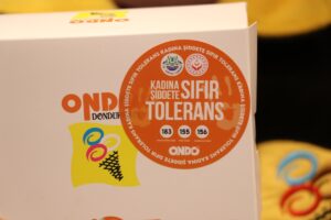 EDİRNE (AA) – Edirne'de bir tatlıcı "Kadına Yönelik Şiddete Karşı