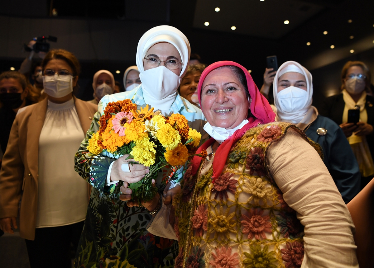 Emine Erdoğan, Kadın Kooperatifleri İstanbul Buluşması Programı'na katıldı: