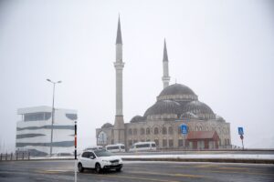 KAYSERİ (AA) – Türkiye'nin önemli kış turizm merkezlerinden Erciyes'te kayak