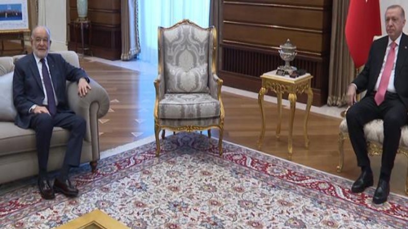 Erdoğan-Karamollaoğlu görüşmesinde dikkat çeken koltuk detayı