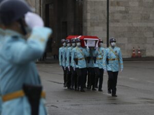 - Törene, 10. Cumhurbaşkanı Ahmet Necdet Sezer, CHP Genel Başkanı