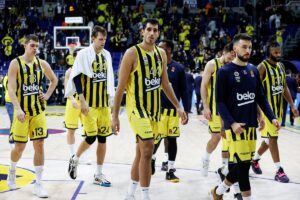 - Fenerbahçe Beko: 84 - Anadolu Efes: 89
