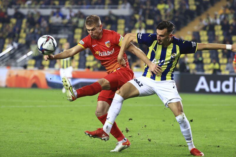 Fenerbahçe son saniyede 1 puanı kaptı