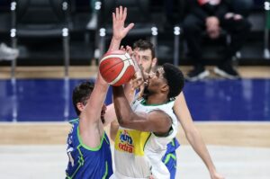 - Frutti Extra Bursaspor: 87 - TOFAŞ: 75