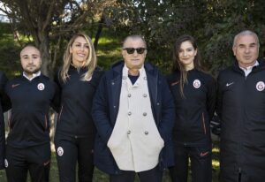 - Tunç Holding, Galatasaray Kadın Futbol Takımı'nın forma sırt sponsoru