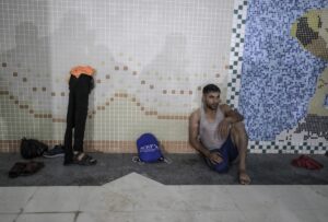 GAZZE (AA) – Abluka altındaki Gazze Şeridi'nde bedensel engelliler yüzme