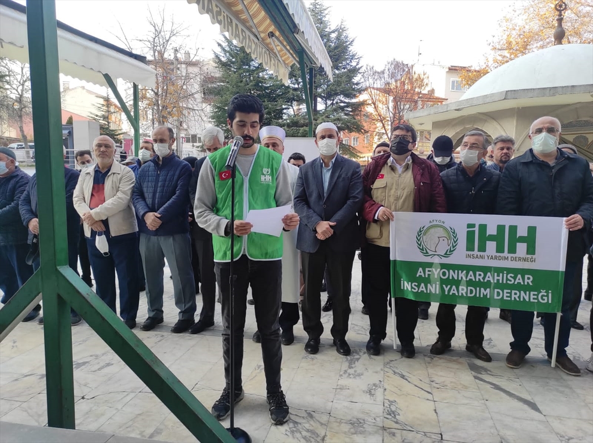 Genç İHH gönüllüleri için Afyonkarahisar'da gıyabi cenaze namazı kılındı