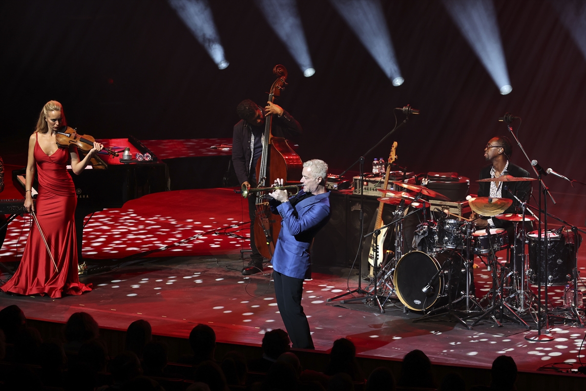 Grammy ödüllü Chris Botti, AKM'de müzikseverlerle buluştu