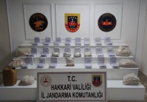 HAKKARİ (AA) – Hakkari'nin Yüksekova ilçesi kırsalında 77 kilogram eroin