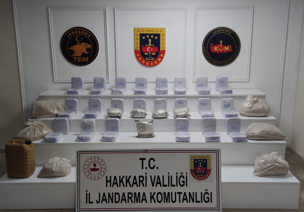 Hakkari'de 77 kilogram eroin ele geçirildi