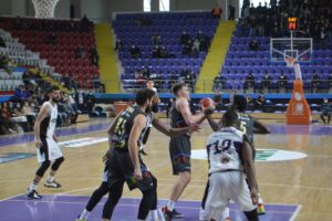 - HDI Sigorta Afyon Belediyespor: 91 - Aliağa Petkimspor: 70