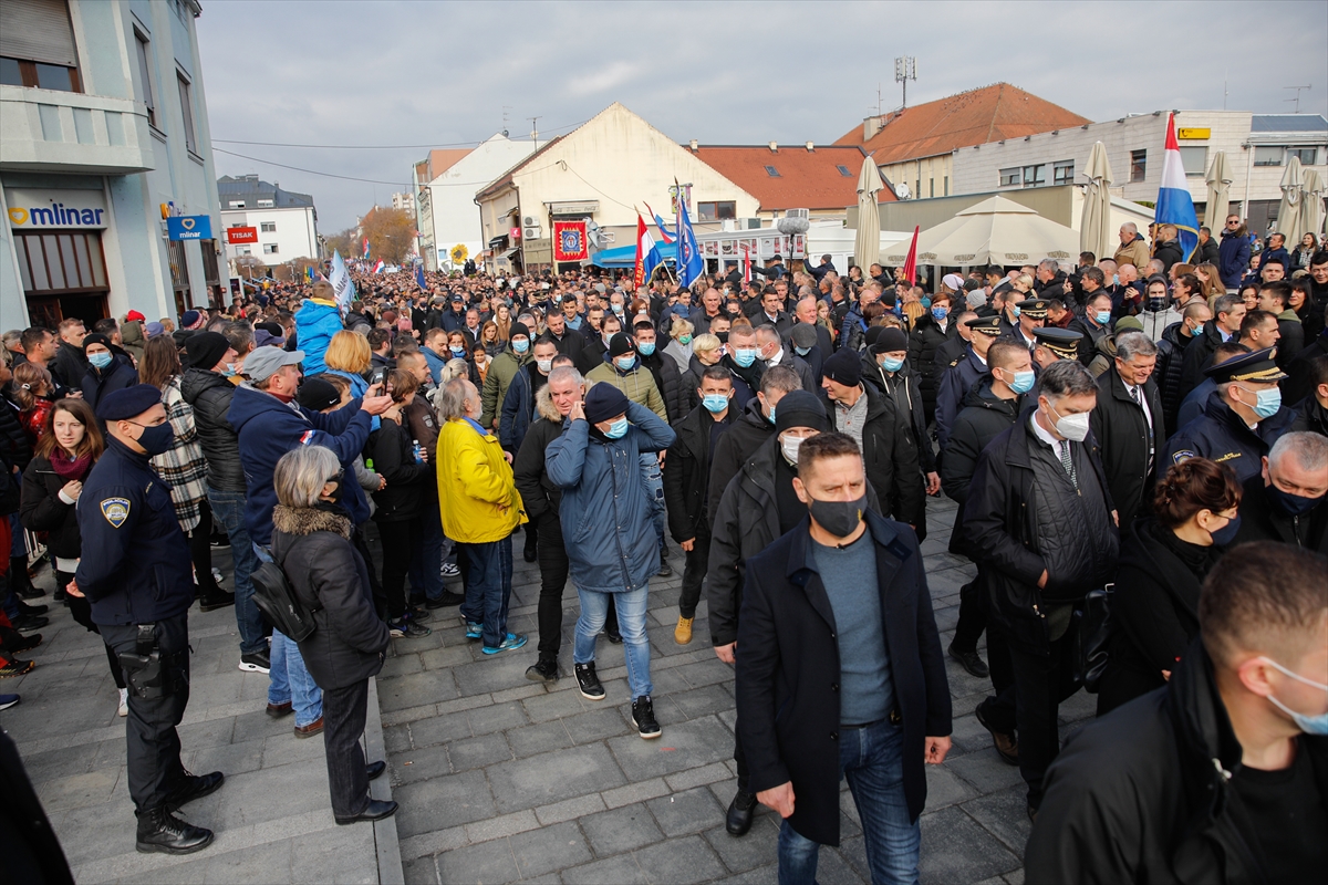 Hırvatistan'da Vukovar katliamının 30'uncu yılında anma töreni düzenlendi