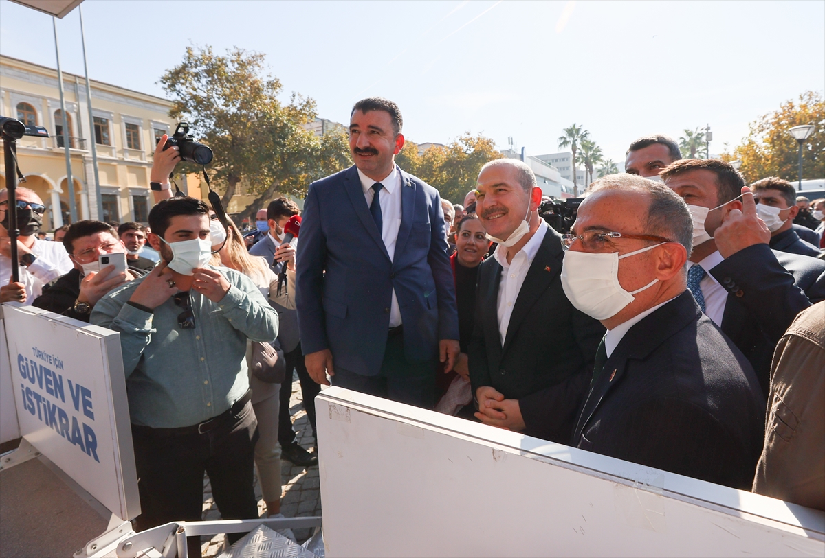 İçişleri Bakanı Soylu, MHP İzmir İl Başkanlığını ziyaret etti