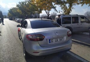 ISPARTA (AA) – Isparta'da düğün konvoyunda iki otomobilin çarpışması sonucu