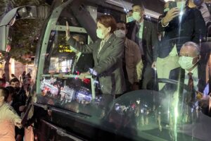 - "Sizin yolunuzdan dönen size hizmetten dönen namerttir. Ölsem de