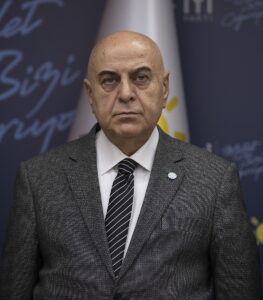 - "Gün vatandaşın, sanayicinin, esnafın, çiftçinin dertlerine sırt çevirme ve