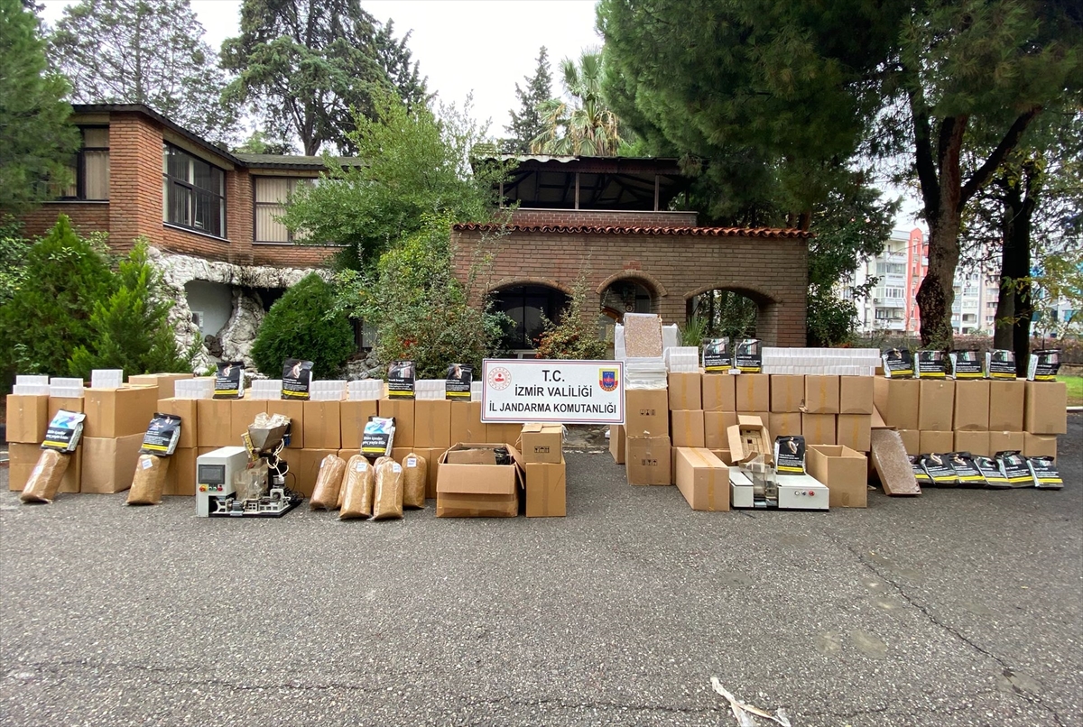 İzmir ve Manisa'da 8 milyon 133 bin makaron ile 2 ton 224 kilogram tütün ele geçirildi