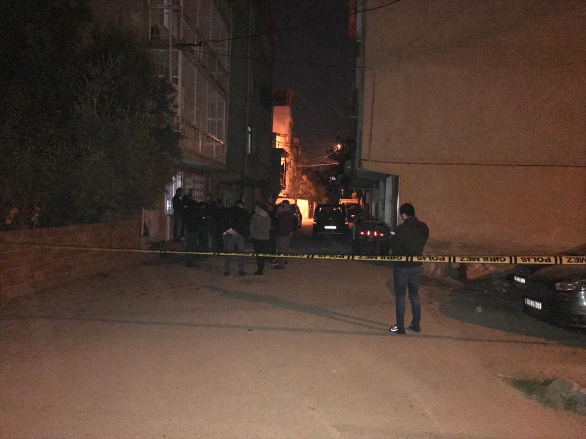 İzmir'de bir kişi silahlı saldırı sonucu hayatını kaybetti