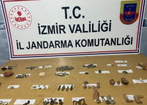 İZMİR (AA) – İzmir'in Bergama ilçesinde düzenlenen tarihi eser operasyonunda