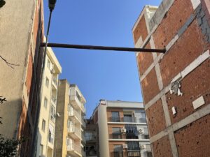 İZMİR (AA) – İzmir'in Karşıyaka ilçesinde, bir inşaatın temel kazısı