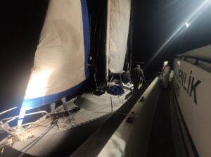 - Yasa dışı geçişleri organize ettikleri iddia edilen 3 kişi