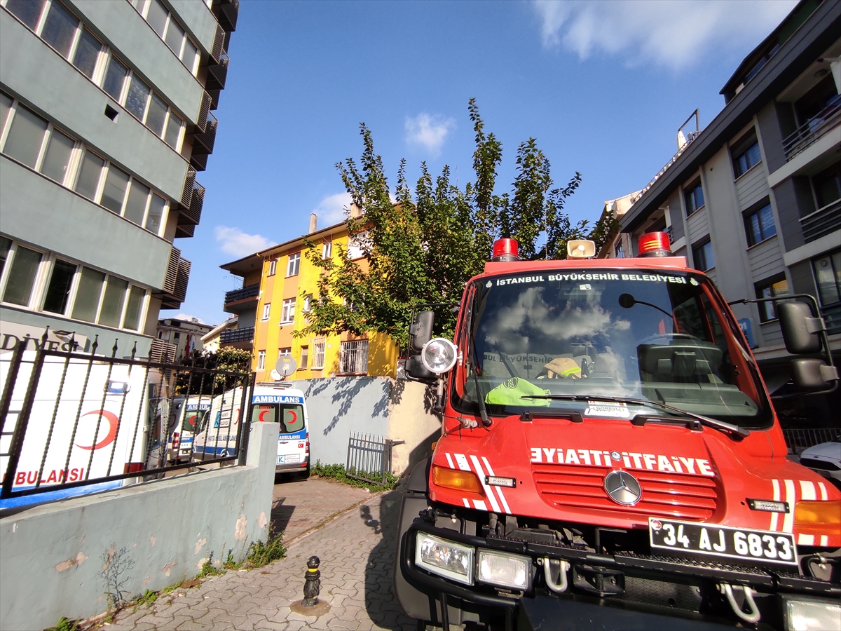 Kadıköy'de elektrik sobasından çıkan yangında bir kişi hayatını kaybetti
